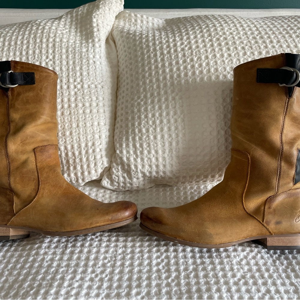 John Fluevog Radio KIPO Tan Calf Leather Moto Boots - Picture 4 of 9